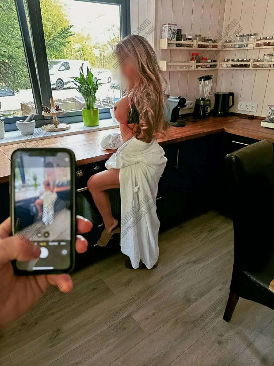 Jázmin - +36 70 244 2885 - arckepes szexpartner foto